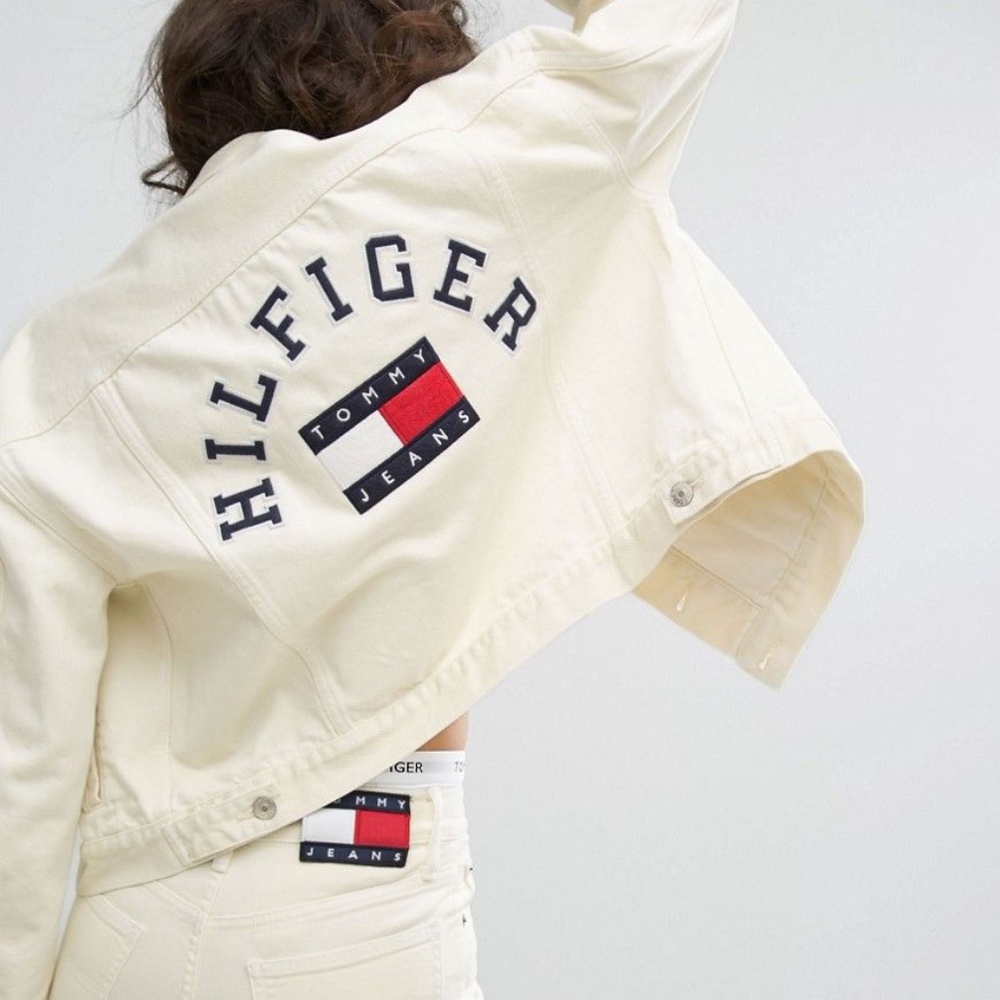 🎉HP 6/29🎉 NWT | Yellow Tommy Hilfiger Spellout Denim Jacket